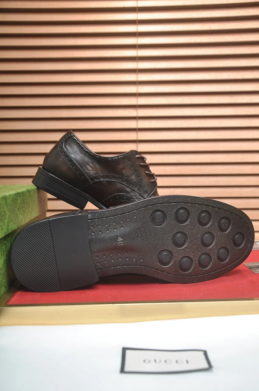 Men's shoes 💰580💶 Brand: GUCCI (Gucci) Standard code: Men's code 38/44 (45 can be customized) Grade: Same as the official website Original quality Material: Original cowhide Water-dyed cowhide lining Original rubber outsole Style category: Men's fashionable casual leather shoes Distinguished big-name luxury elements Top luxury Color: Actual picture